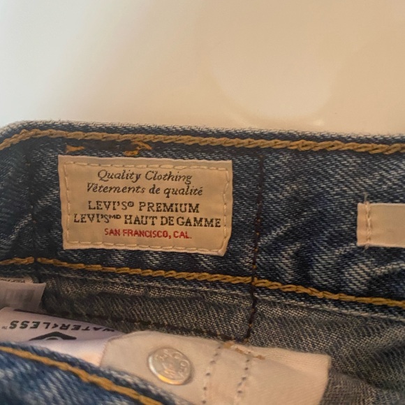 Levi denim high waisted loose short - Picture 3 of 4